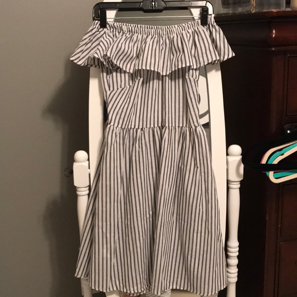 Backless stripped dress